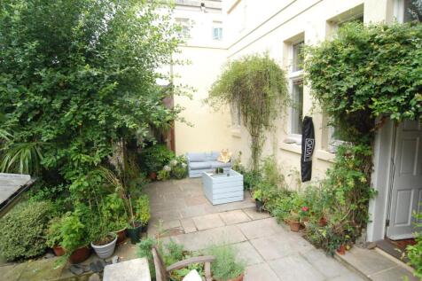 Patio 1.JPG