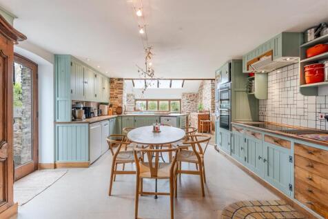 A28 - Green Dragon Barn Blackawton Totnes - 250425
