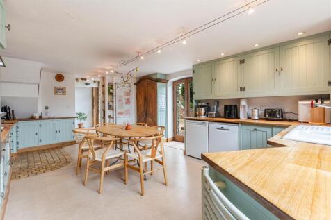 A27 - Green Dragon Barn Blackawton Totnes - 250425