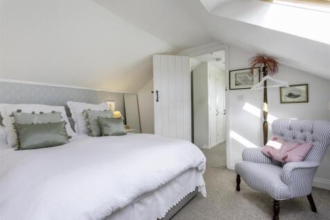hmb-bedroom1-2.jpg