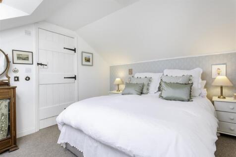 hmb-bedroom1-1.jpg