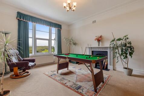 A37 - 26 College Road Newton Abbot - 250422.jpg