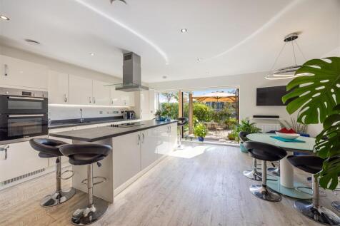 A15 - 17 Baltic Way Totnes - 250514.jpg