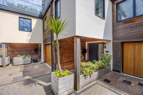 A12 - 17 Baltic Way Totnes - 250514.jpg
