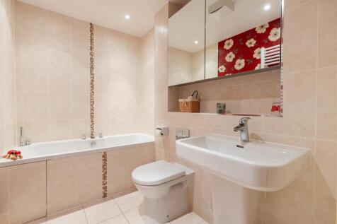 A15 - Flat 2 Redhills, Jubilee Road - 250514.jpg