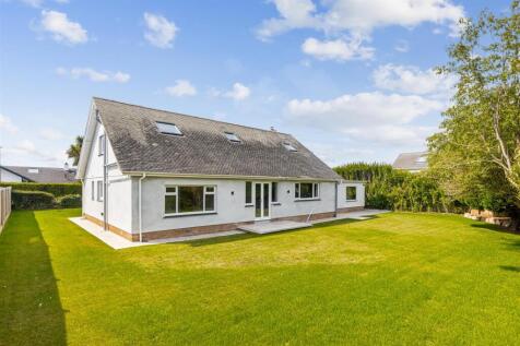 A13 - 3 Manor Bend Galmpton - 250905.jpg