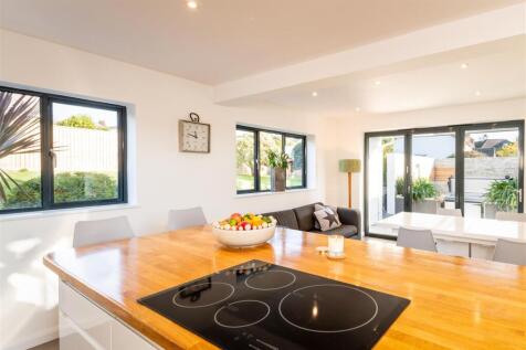 10 Woolbrook Mead-179-Edit-2.jpg