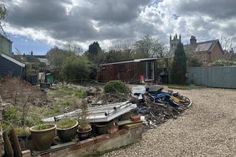 Site looking to garden room