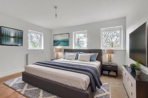 Bedroom .jpg