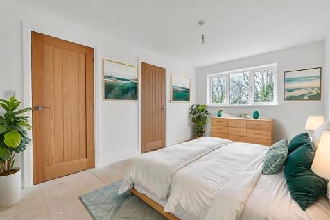 Bedroom 1.jpg
