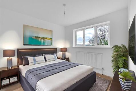 Bedroom..jpg