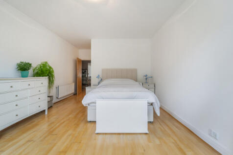 Bedroom .1