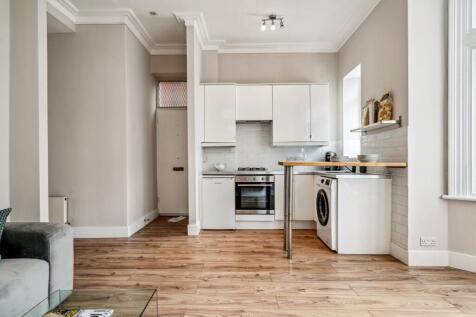 Reception/Kitchen