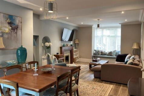 Open plan dining and living room
