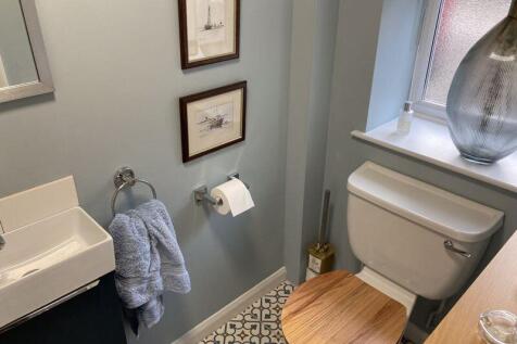 Downstairs wc