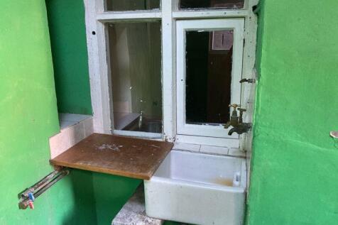 Utility room sink