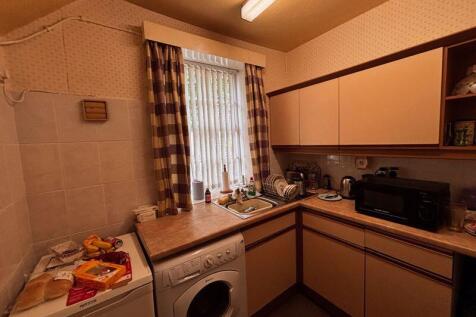 Flat 8 kitchen 