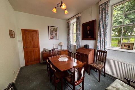 Flat 9 dining room/bedroom