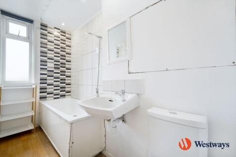 Main bathroom 