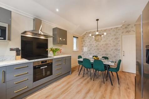 Communal Kitchen/Din