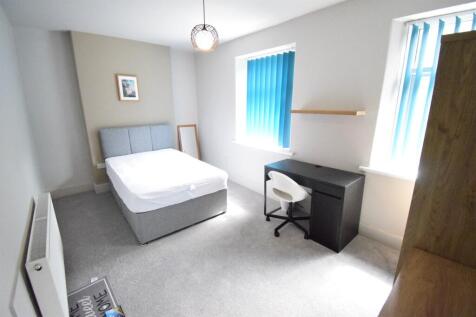 ROOM&#43;3 (Main)