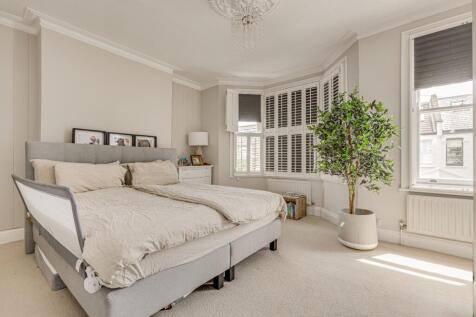 Bedroom (Master)