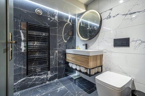 En Suite Bathroom