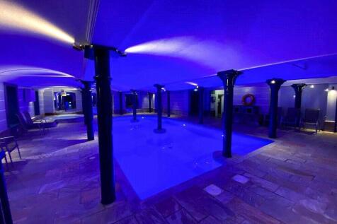 Resident&#39;s Pool/Spa