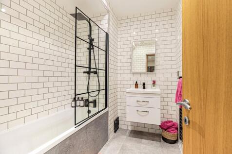 En Suite Bathroom