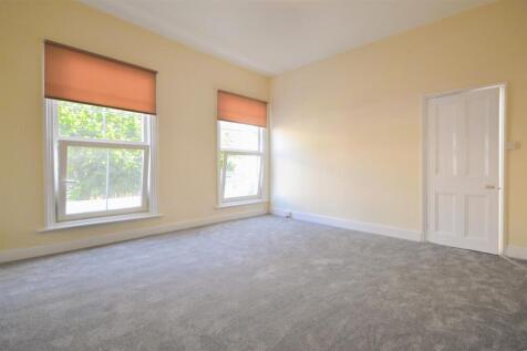 2-Living Room 2.jpg