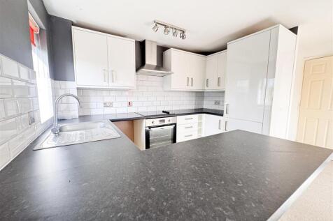 Lounge/ Kitchen