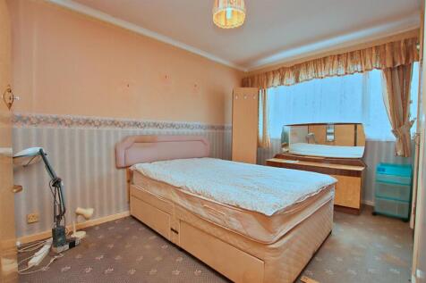 bedrooom 1