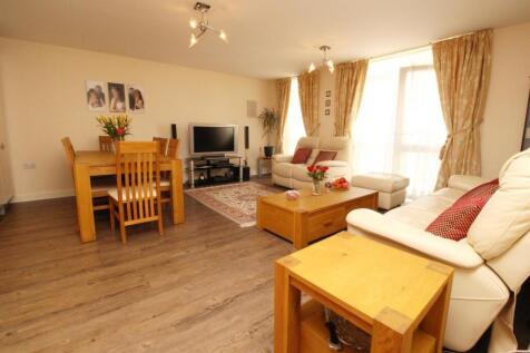 Lounge/Dining Area