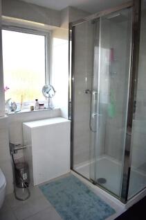 Bathroom.JPG