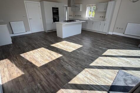 Open plan living/dining kitchen