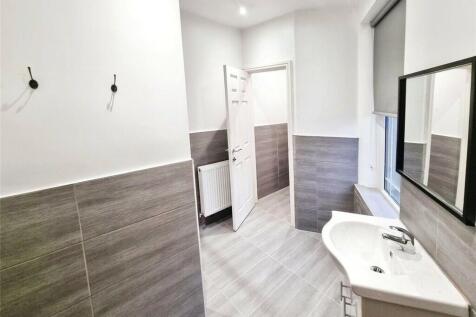 Room 11 Bathroom