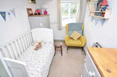 77ad662d-Bedroom