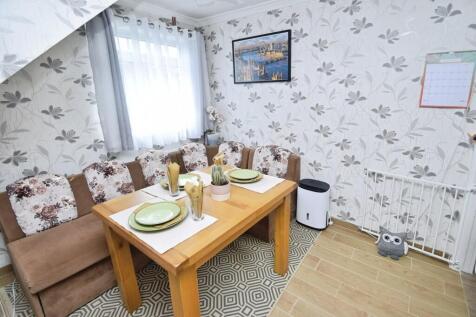 74098dfd-Dining