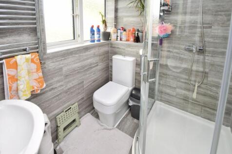 6853c4fc-Bathroom