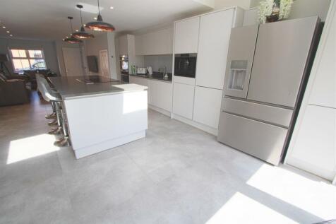 kitchen1.jpg