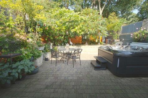 GARDEN2.jpg