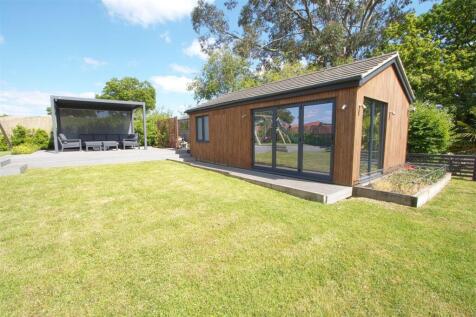 GARDEN ROOM1.jpg