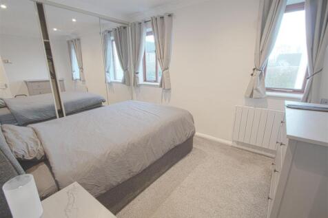 BEDROOM .jpg