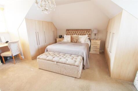 BEDROOM ONE.jpg