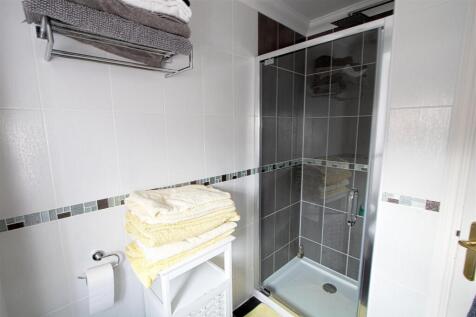 ENSUITE m.jpg