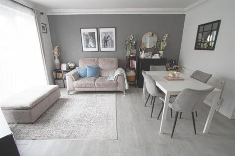 LOUNGE KITCHEN