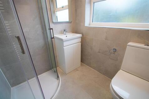 SHOWER ROOM.jpg