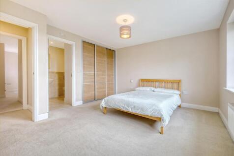 bed 2.jpg
