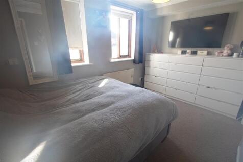 BEDROOM ONE.jpg