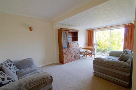 lounge 1.jpg
